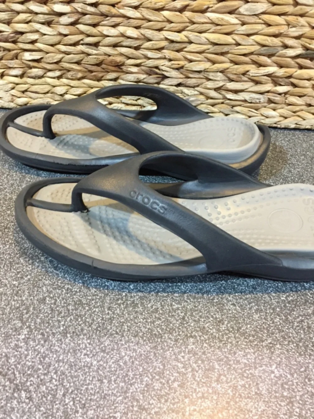 CROCS Unisex Black & Gray Flip Flop Sandals